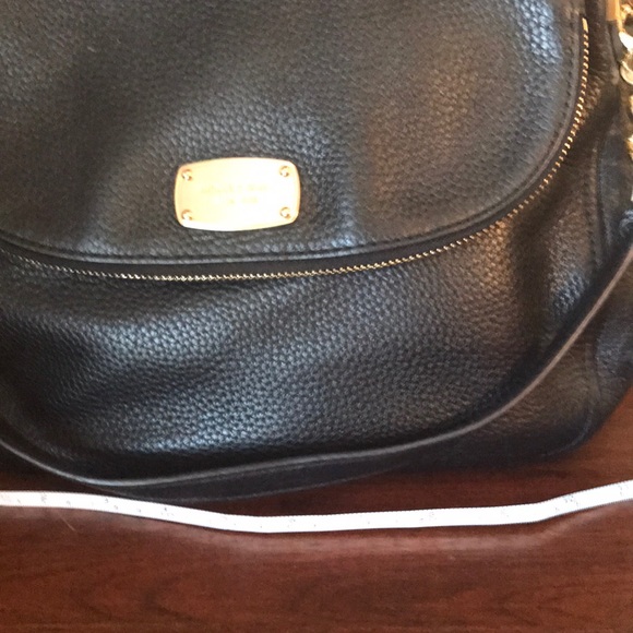 Michael Kors shoulder bag/wallet gently used/clean - Picture 6 of 8